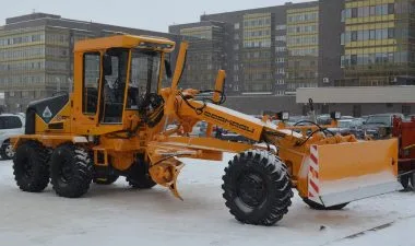Средний автогрейдер Брянский Арсенал ДЗ-122