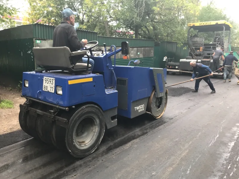 Вибрационный комбинированный каток        SAKAI TW500