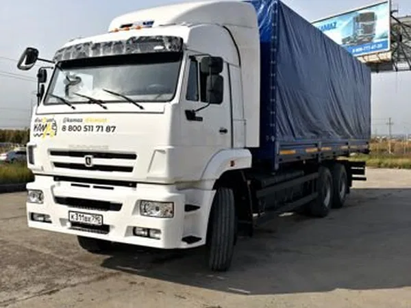 Тентованный грузовик КамАЗ 6520