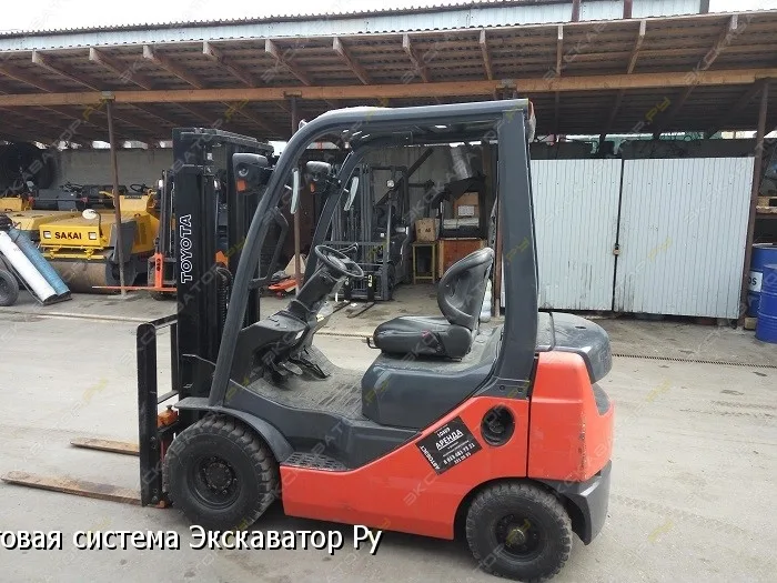 Вилочный погрузчик TL Toyota 02-8FG15