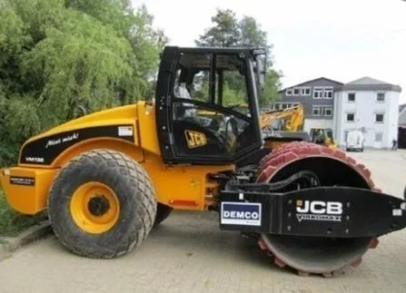 Вибрационный комбинированный каток        JCB VM 166D/PD