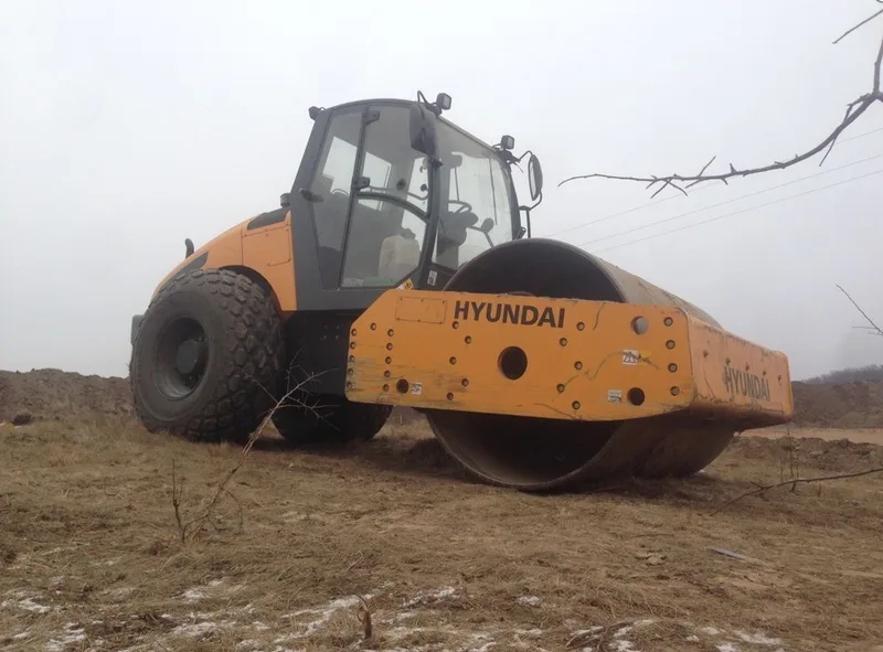 Вибрационный комбинированный каток        Hyundai HR120c-9