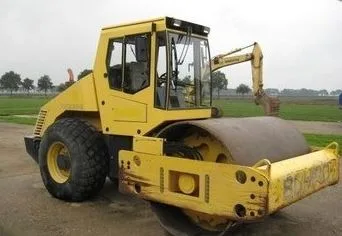 Вибрационный комбинированный каток        Bomag bw-213 d-3