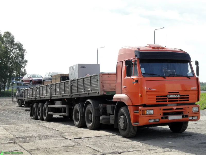 Тягач Камаз 6522