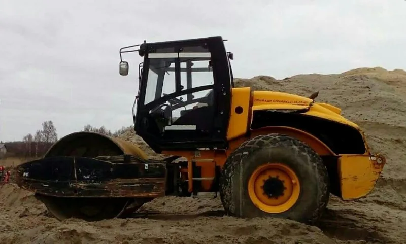 Вибрационный комбинированный каток        JCB VIBROMAX VM-115