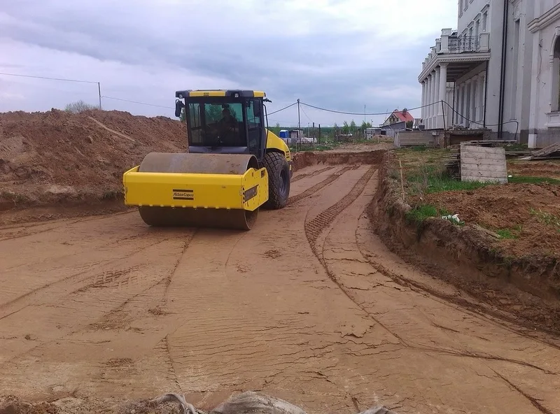 Вибрационный комбинированный каток        Dynapac CA2800D