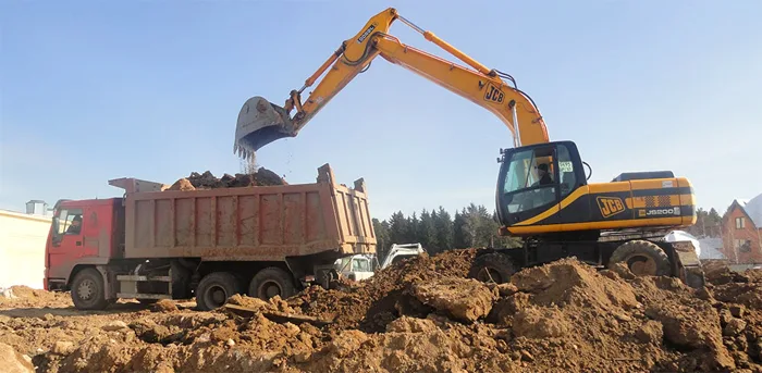 Самосвал Камаз 6520