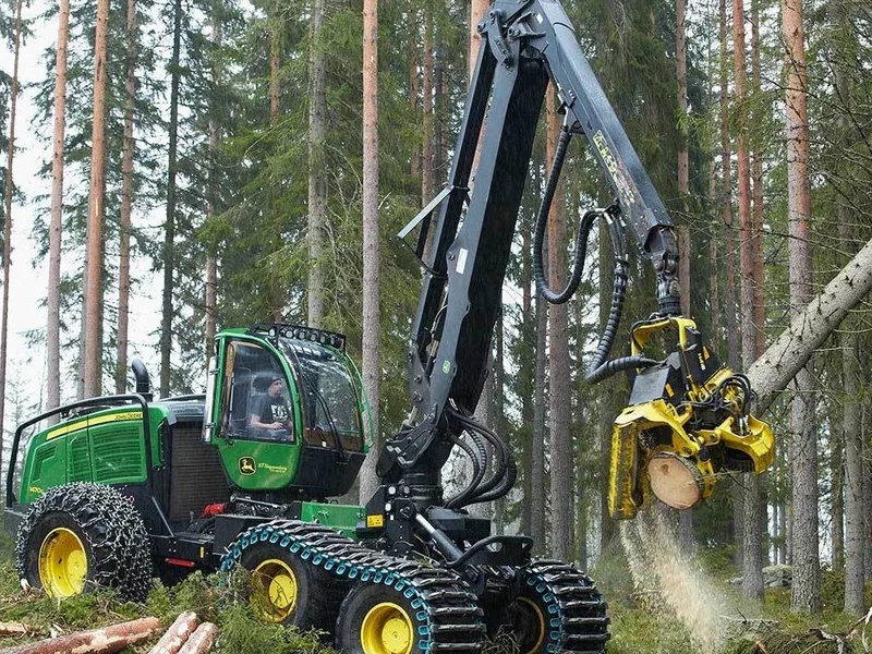Харвестер колесный John Deere 1470G
