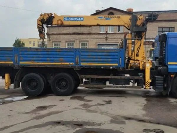 Бортовой грузовик с КМУ КамАЗ 65117 с КМУ Soosan