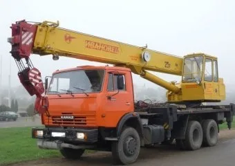 Автокран Ивановец 25