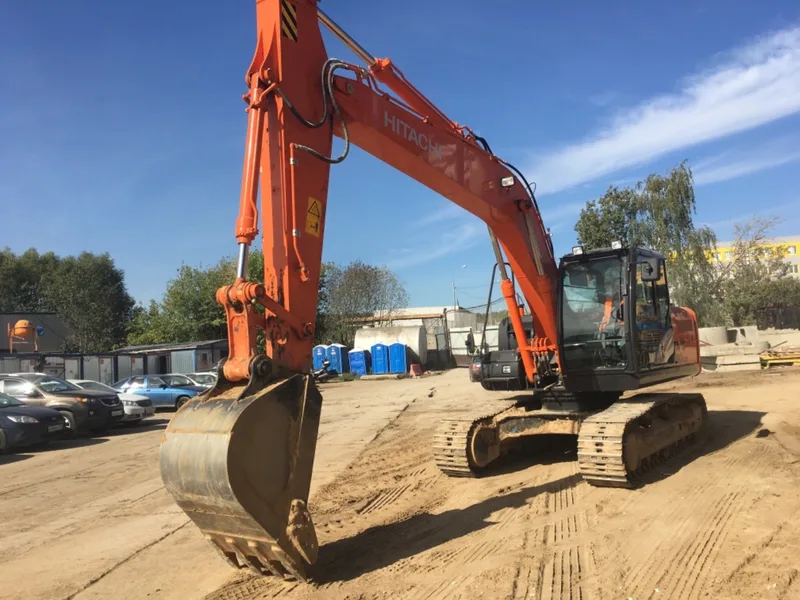 Гусеничный экскаватор Hitachi ZX 180