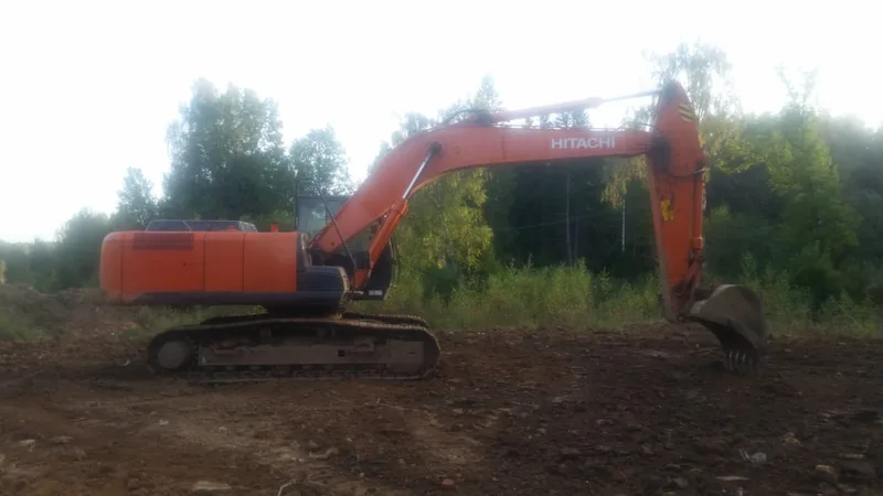 Гусеничный экскаватор Hitachi ZX 240