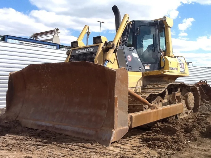 Средний бульдозер Komatsu 65