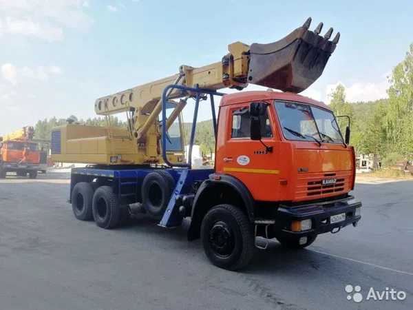 Экскаватор-планировщик UDS 214 на шасси КамАЗ-53228