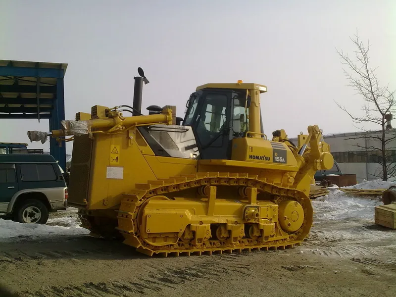 Средний бульдозер Komatsu 155A-5