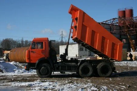 Самосвал Камаз 55111