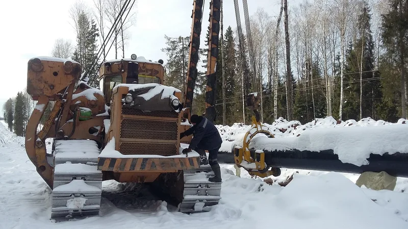 Трубоукладчик большого диаметра  KomatsuKomatsu 355