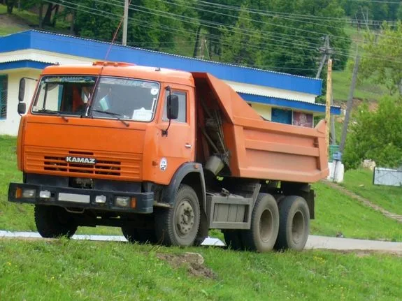 Самосвал Камаз 55111