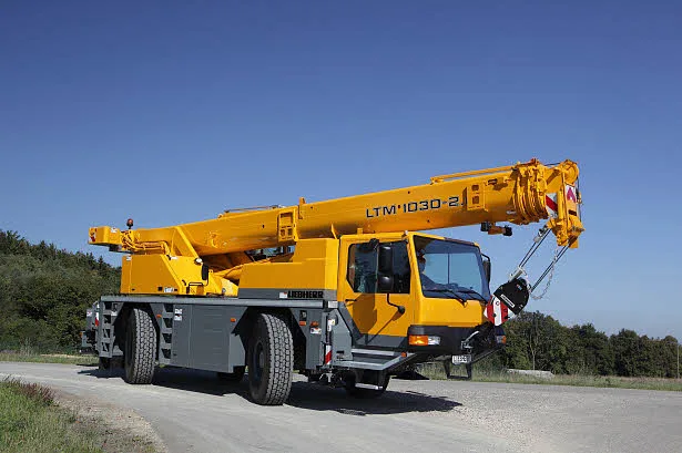 Автокран Liebherr 1030