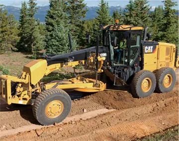 Средний автогрейдер Caterpillar SL