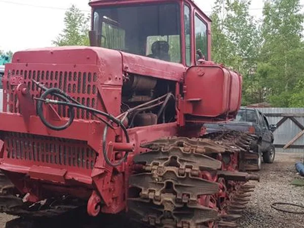 Гусеничный бульдозер ВгТЗ ДТ-75