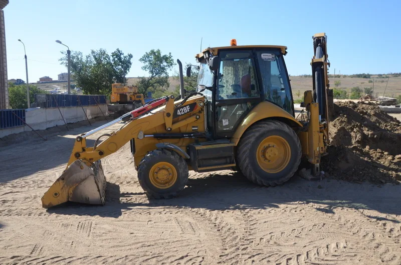 Экскаватор-погрузчик Caterpillar 428F