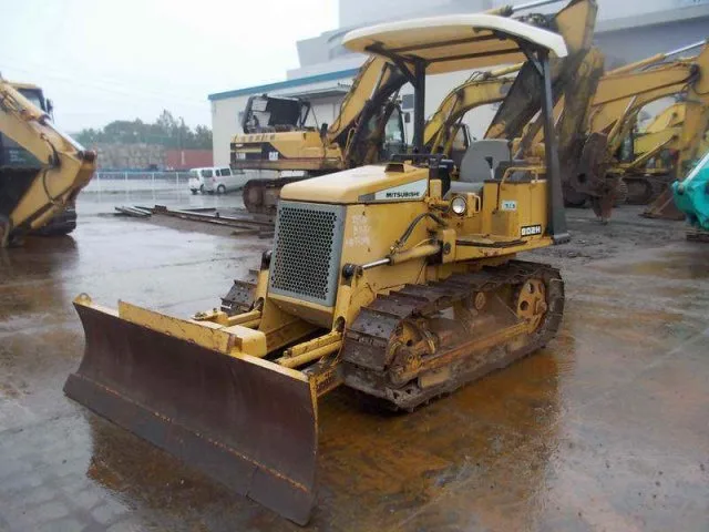 Легкий Бульдозер Mitsubishi BD2H