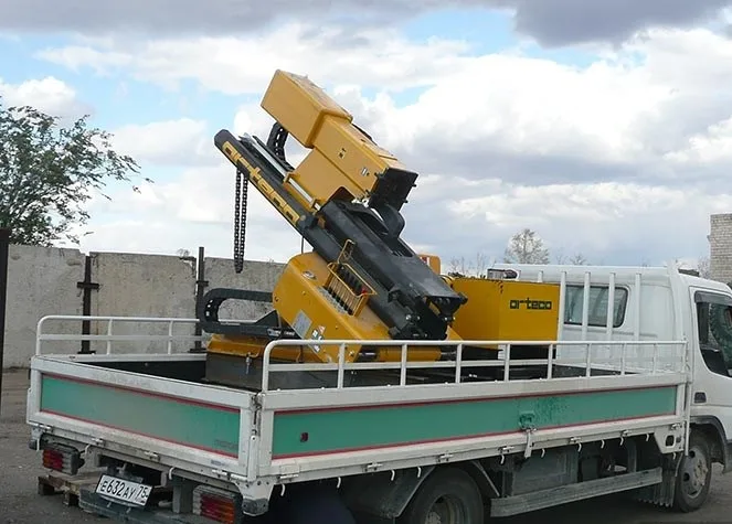Машина для установки барьерных ограждений AGT ORTECO 600C