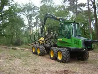 Форвардер John Deere 810D