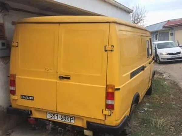 Цельнометаллический фургон DAF 400