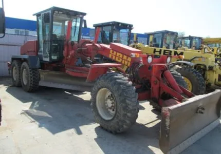 Средний автогрейдер New Holland F106A 6х6