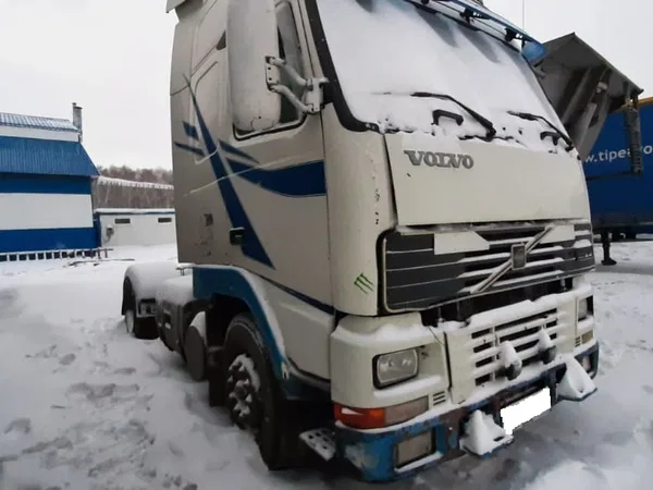 Седельный тягач Volvo FH12