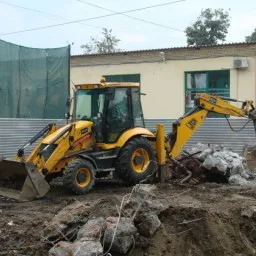 Экскаватор-погрузчик JCB 3cx c гидромолотом