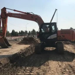 Гусеничный экскаватор Hitachi ZX 180