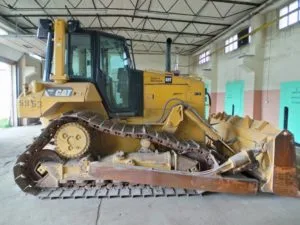 Средний бульдозер Caterpillar D6N LGP отвал-толкач