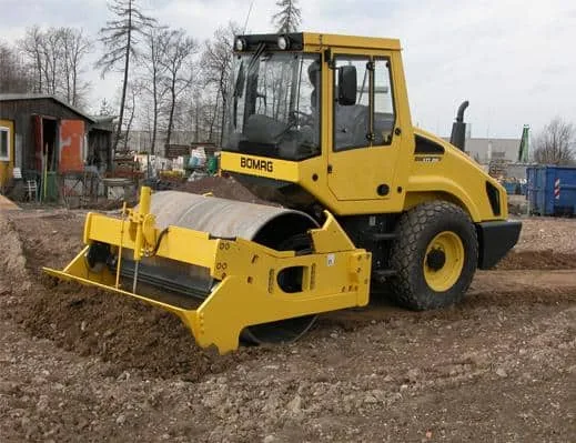 Вибрационный комбинированный каток        Bomag BW 177