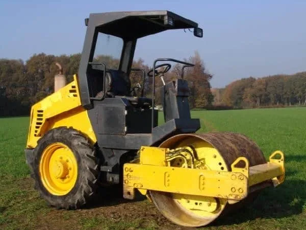 Вибрационный комбинированный каток        Bomag BW 124 DH-3 тротуарный