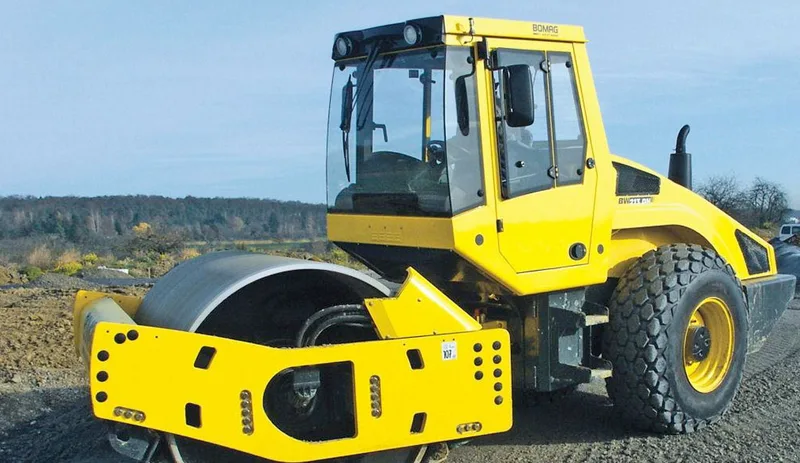 Вибрационный комбинированный каток        Bomag BW 213 D-5