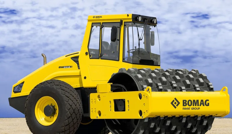 Вибрационный комбинированный каток        Bomag BW 215 D-4  кулачковый