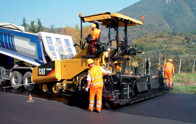 Асфальтоукладчик Caterpillar AP500E