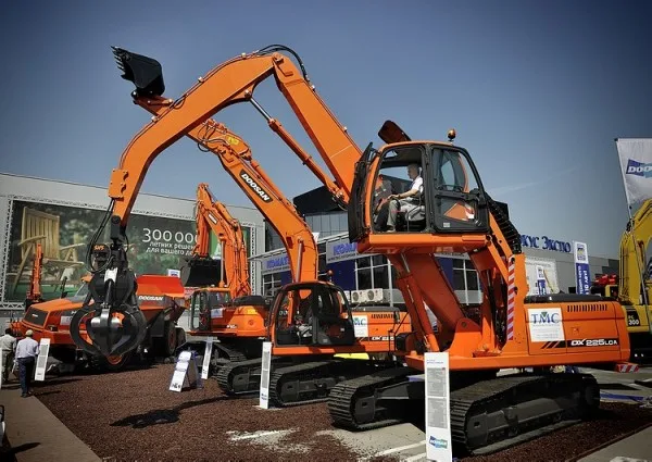 Перегружатель гусеничный DOOSAN DX225LCA MH