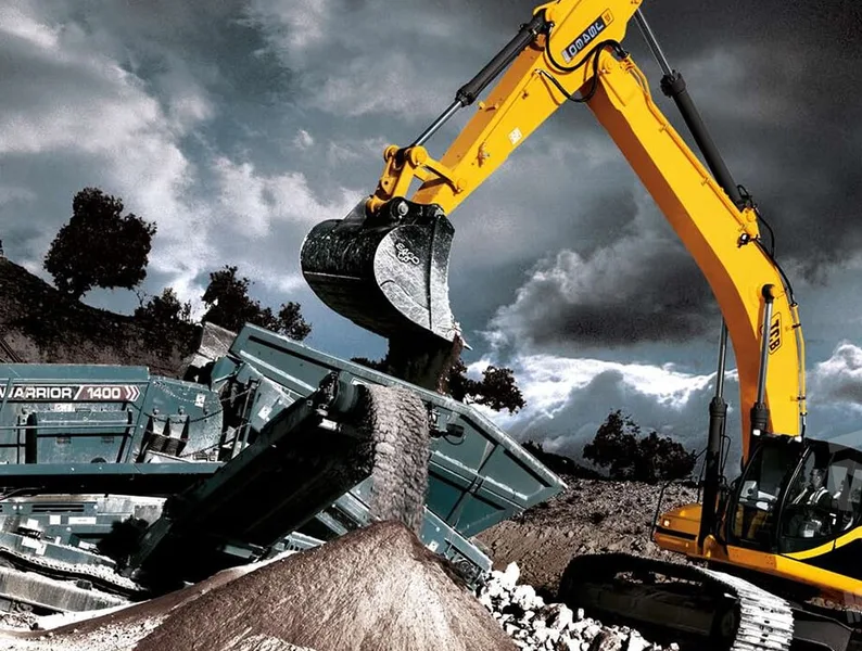 Гусеничный экскаватор JCB JS 460