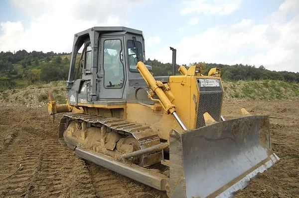 Средний бульдозер Shantui SD 16