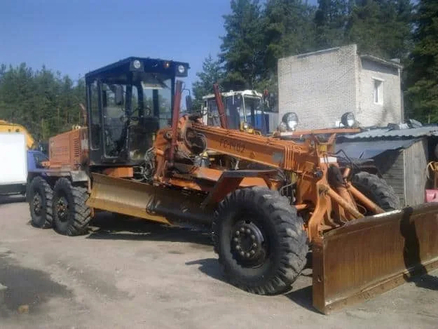 Средний автогрейдер ПТМЗ ГС-14.02