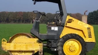 Вибрационный комбинированный каток        Bomag BW 124 DH-3