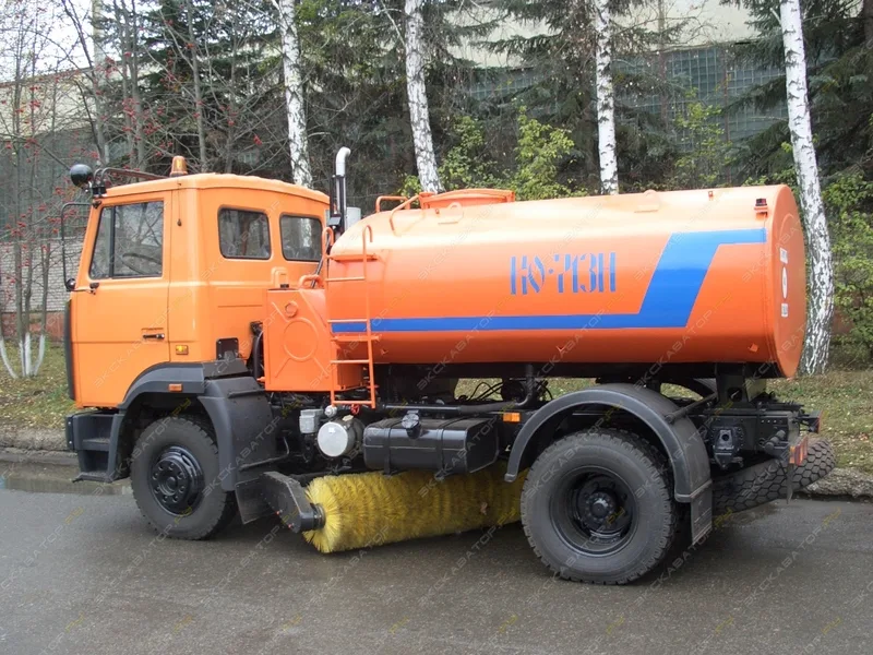 Поливомоечная машина ЗИЛ КО-829Д-01