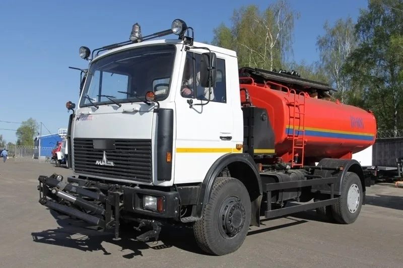 Поливомоечная машина КОММАШ Арзамас КО-713Н