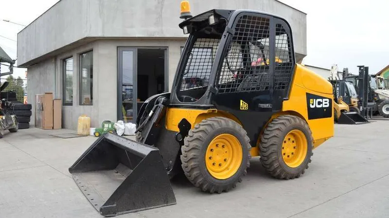 Мини-погрузчик JCB ROBOT 160