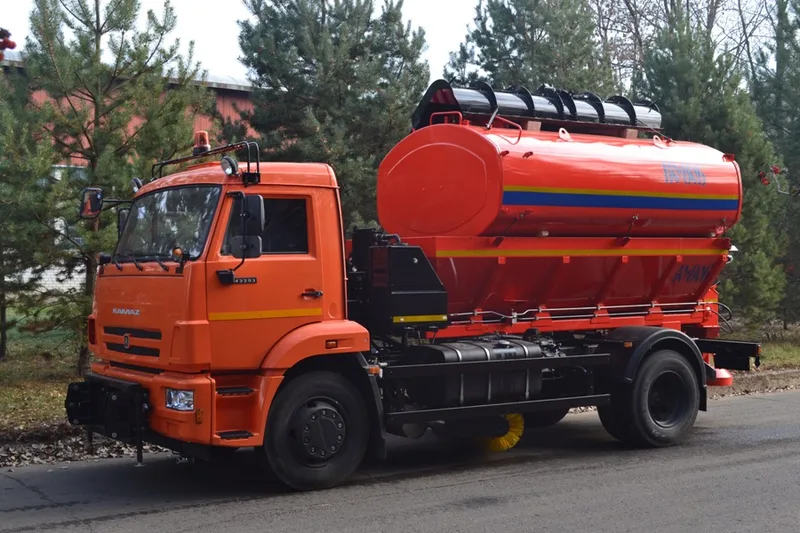 Поливомоечная машина КОММАШ Арзамас КО-806-01