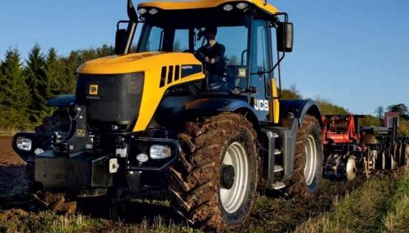 Трактор JCB Fastrac 3200 XTRA